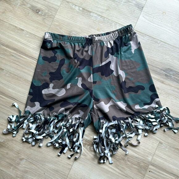 Camouflage Fringe Stretch Shorts Size 1X - Picture 1 of 4